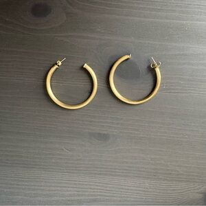 Sheila Fajil 1.5inch Perfect Hoop